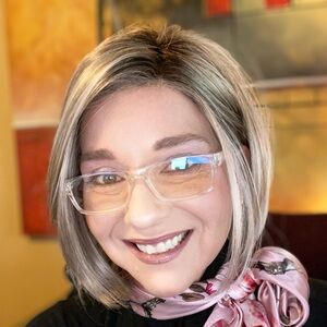 Meet your Posher, Dana